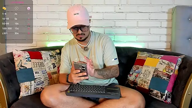 Snapshot of DaviidEvans_ chatting on November 29, 2025, 7:55 am DaviidEvans online show from November 29, 2025, 7:55 am