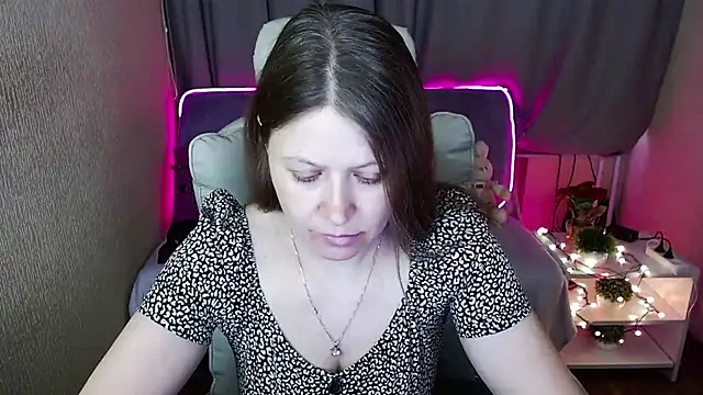 alekasamui online show from January 27, 2025, 5:14 am