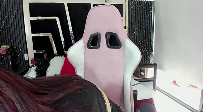 dirtylola39 online show from March 10, 2025, 8:23 pm