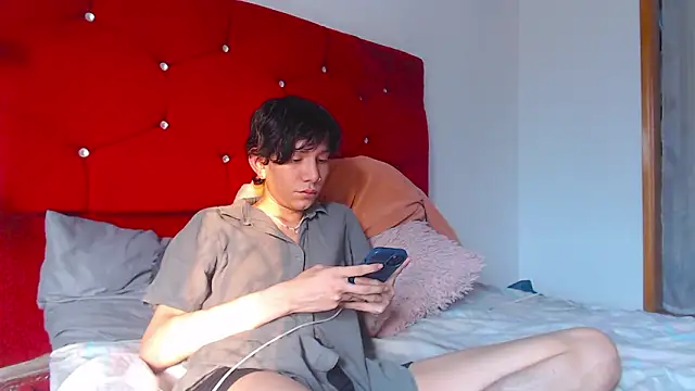 LAICK 01 online show from March 26, 2026, 9:42 pm