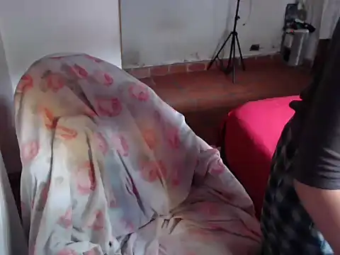 Snapshot of deftoolceles chatting on September 19, 2025, 10:38 am deftoolceles online show from September 19, 2025, 10:38 am