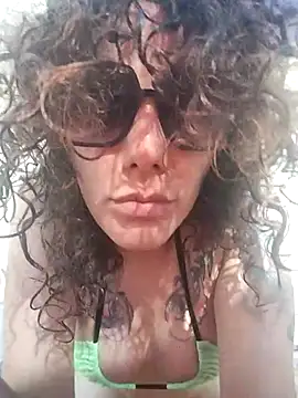 Snapshot of deftoolceles chatting on November 10, 2025, 9:03 pm deftoolceles online show from November 10, 2025, 9:03 pm