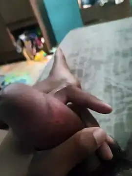 Snapshot of Arthu2r chatting on December 6, 2024, 5:00 pm Arthu2r online show from December 6, 2024, 5:00 pm