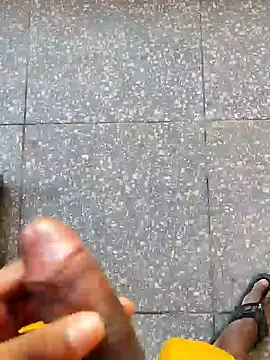 Snapshot of Arthu2r chatting on January 17, 2025, 1:35 pm Arthu2r online show from January 17, 2025, 1:35 pm