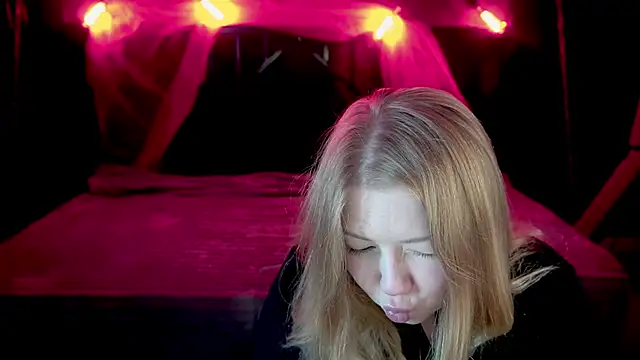 Tinker Belll online show from November 13, 2025, 2:38 pm