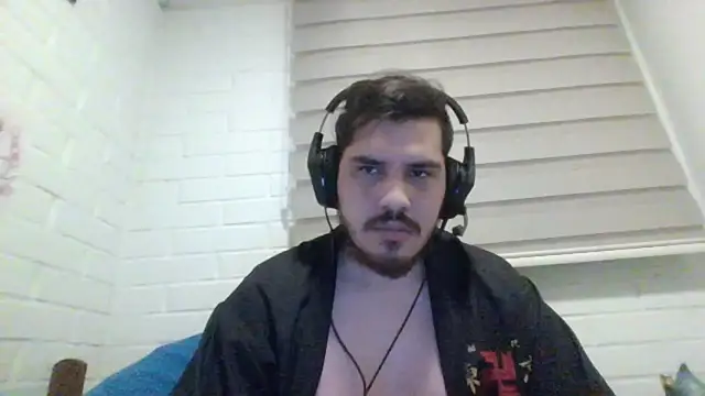 Snapshot of hung_weeb chatting on February 6, 2026, 2:38 am hung weeb online show from February 6, 2026, 2:38 am