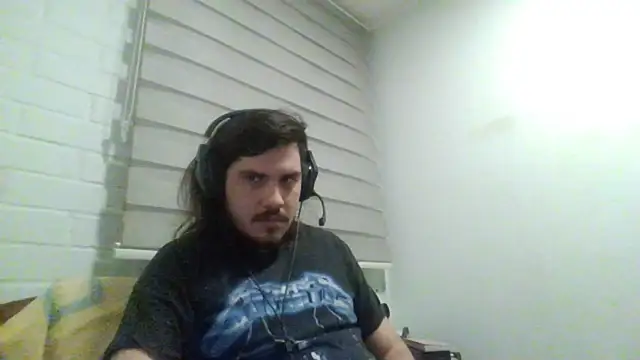 Snapshot of hung_weeb chatting on March 27, 2026, 1:22 am hung weeb online show from March 27, 2026, 1:22 am