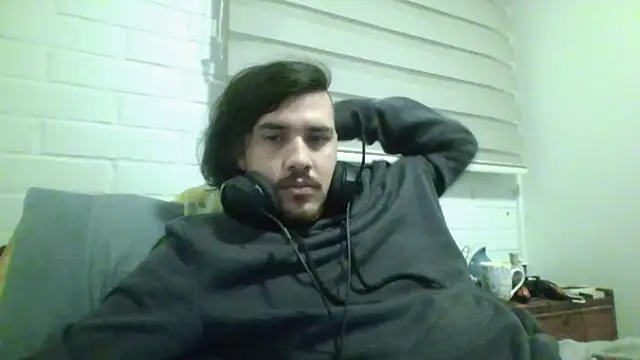 Snapshot of hung_weeb chatting on May 13, 2026, 4:43 am hung weeb online show from May 13, 2026, 4:43 am
