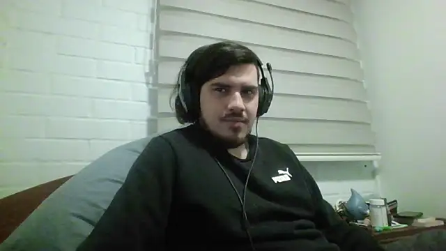 Snapshot of hung_weeb chatting on May 29, 2026, 5:16 am hung weeb online show from May 29, 2026, 5:16 am