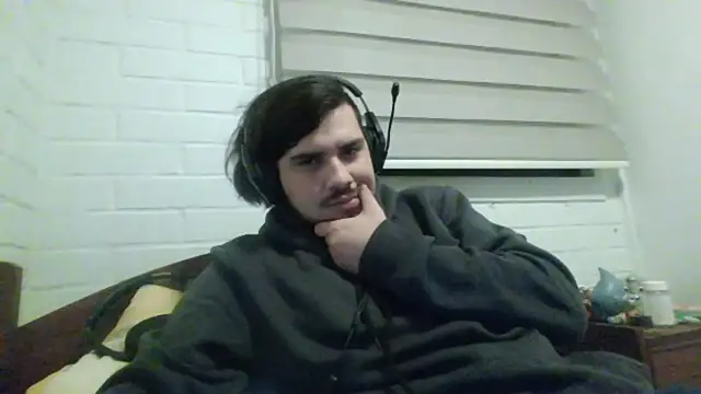Snapshot of hung_weeb chatting on May 30, 2026, 3:36 am hung weeb online show from May 30, 2026, 3:36 am