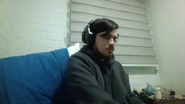 Snapshot of hung_weeb chatting on May 31, 2026, 5:48 am hung weeb online show from May 31, 2026, 5:48 am