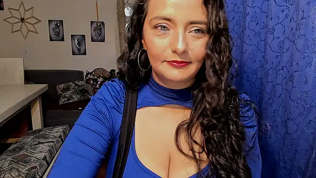 emma luxy online show from September 10, 2025, 10:32 pm