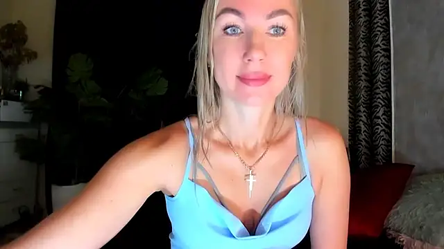 Snapshot of _SABOTAGE_ chatting on September 19, 2025, 1:40 am SABOTAGE online show from September 19, 2025, 1:40 am