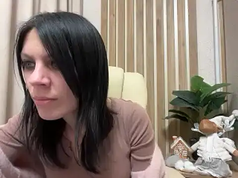 Snapshot of InjaAtHome chatting on January 15, 2026, 7:28 pm InjaAtHome online show from January 15, 2026, 7:28 pm