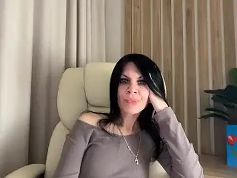 Snapshot of InjaAtHome chatting on April 14, 2026, 5:52 pm InjaAtHome online show from April 14, 2026, 5:52 pm