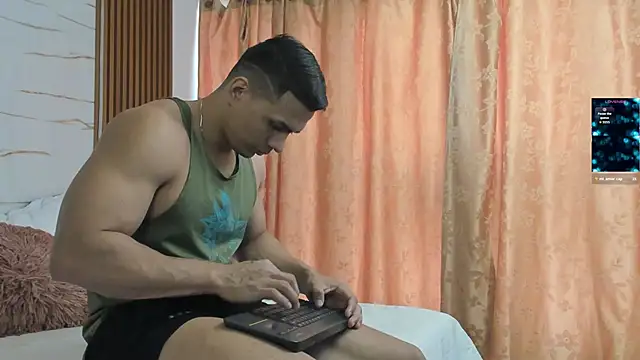 ChoreyTaiylor online show from November 25, 2025, 2:39 pm