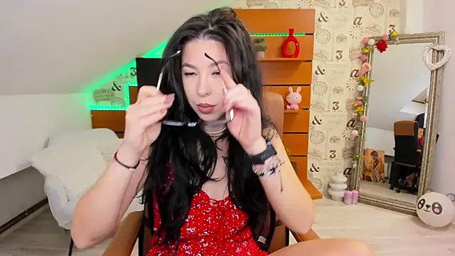 Snapshot of EmillyTaylor chatting on December 4, 2025, 4:44 am EmillyTaylor online show from December 4, 2025, 4:44 am