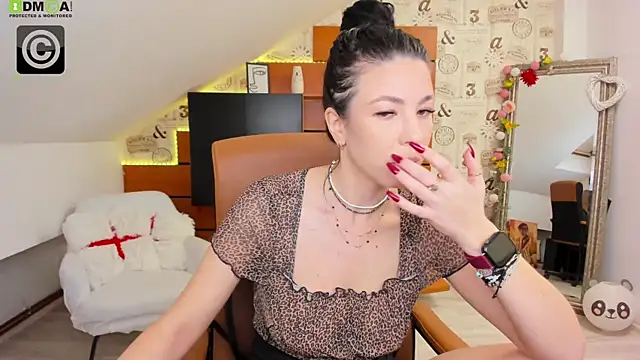 Snapshot of EmillyTaylor chatting on December 20, 2025, 5:03 am EmillyTaylor online show from December 20, 2025, 5:03 am
