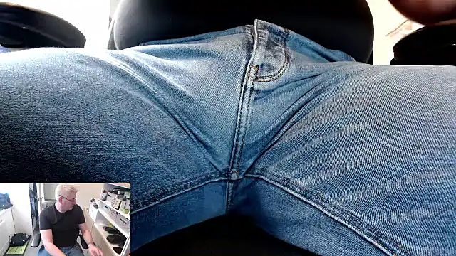 Snapshot of RicRockhard chatting on April 1, 2026, 2:03 pm RicRockhard online show from April 1, 2026, 2:03 pm