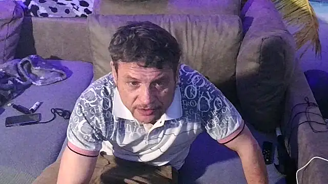 Snapshot of druckfug chatting on March 18, 2025, 9:53 pm druckfug online show from March 18, 2025, 9:53 pm