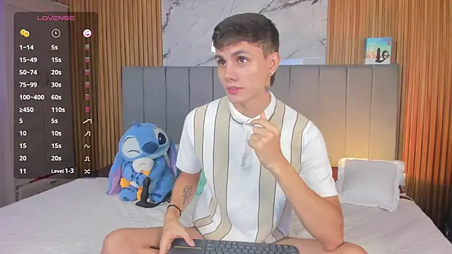 DustinLevine online show from July 2, 2026, 12:33 pm