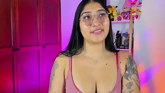 Snapshot of eymy-hadid chatting on October 20, 2025, 12:55 am eymy-hadid online show from October 20, 2025, 12:55 am