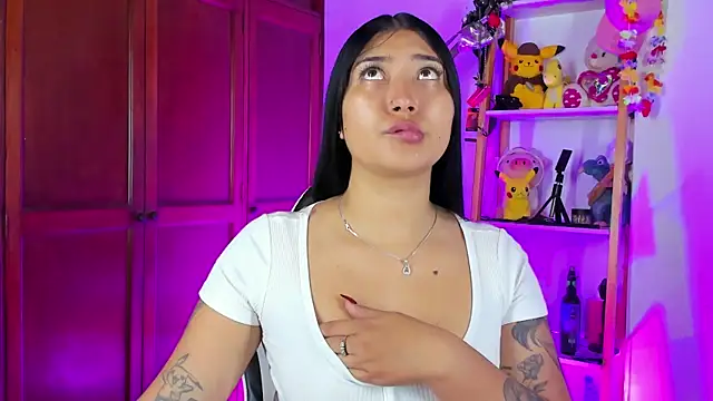 Snapshot of eymy-hadid chatting on November 6, 2025, 8:43 pm eymy-hadid online show from November 6, 2025, 8:43 pm