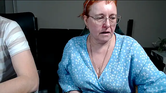 Snapshot of JoannaAndNeighbour chatting on February 17, 2026, 1:51 pm JoannaAndNeighbour online show from February 17, 2026, 1:51 pm