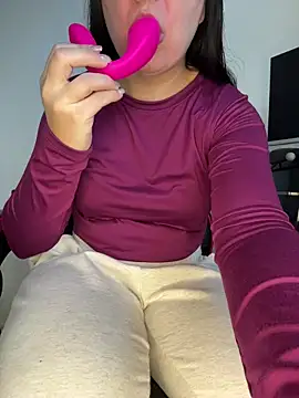 Snapshot of ImpressYouDaily chatting on November 12, 2025, 6:52 pm ImpressYouDaily online show from November 12, 2025, 6:52 pm