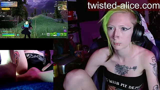 alicewonder09 online show from May 20, 2026, 5:46 am