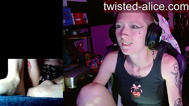 alicewonder09 online show from May 24, 2026, 3:11 am
