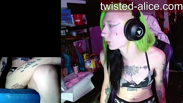 alicewonder09 online show from June 6, 2026, 3:11 am