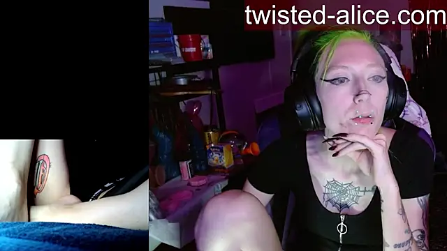 alicewonder09 online show from June 7, 2026, 3:32 am