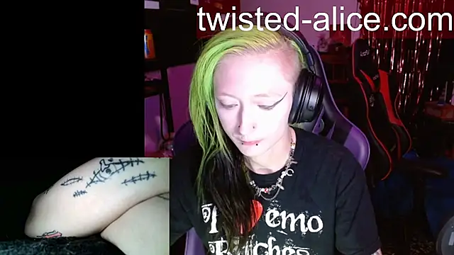 alicewonder09 online show from July 27, 2026, 3:13 am