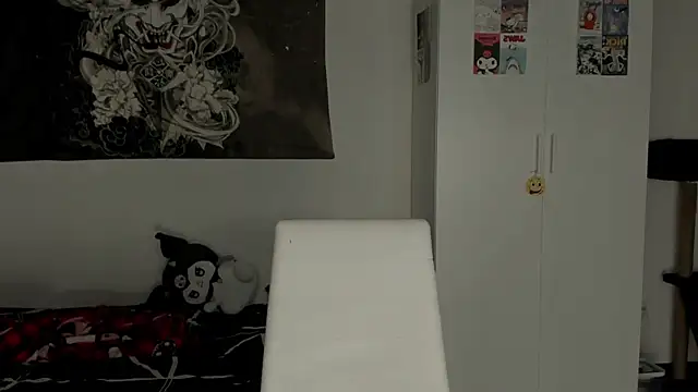 t0riayun0 online show from March 4, 2025, 9:32 pm