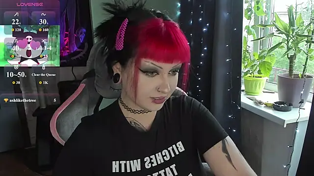 t0riayun0 online show from June 15, 2026, 3:47 pm