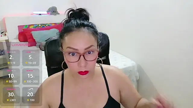 Snapshot of hottplay chatting on May 22, 2026, 9:53 pm hottplay online show from May 22, 2026, 9:53 pm