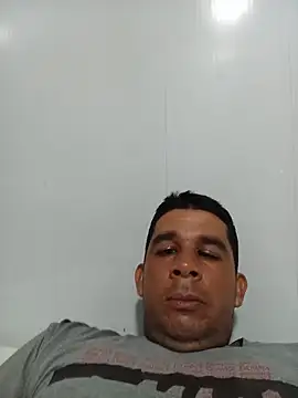 Snapshot of El-reyleon chatting on June 7, 2026, 6:00 pm El-reyleon online show from June 7, 2026, 6:00 pm