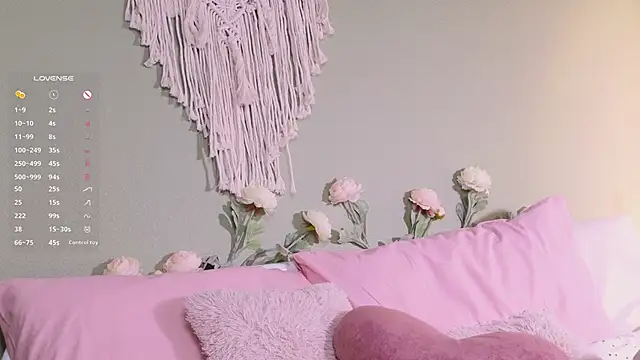 Rinas secret online show from September 18, 2025, 8:05 am