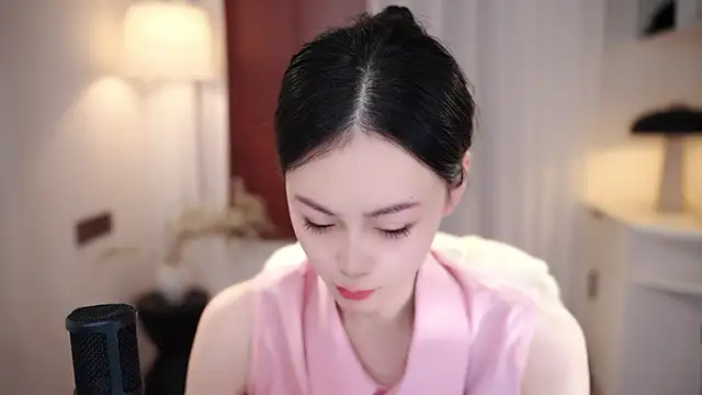 Ocean--Lili online show from September 12, 2025, 2:17 pm