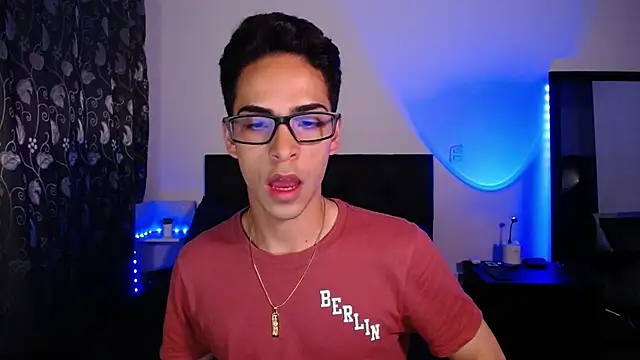 Snapshot of aodaboyyy chatting on January 17, 2025, 11:51 pm aodaboyyy online show from January 17, 2025, 11:51 pm