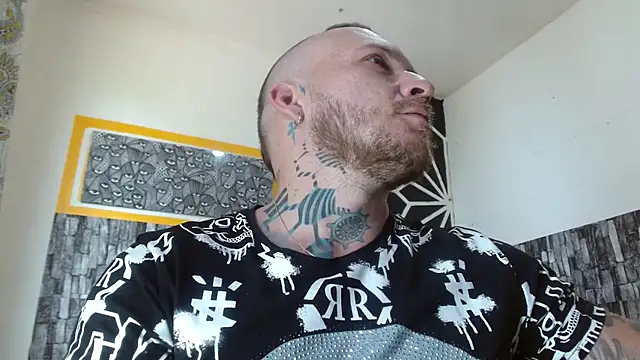 stripnolimits online show from December 4, 2025, 4:38 pm