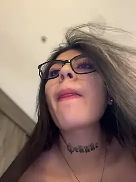 Snapshot of Sarasanders_4 chatting on March 12, 2025, 3:46 am Sarasanders 4 online show from March 12, 2025, 3:46 am