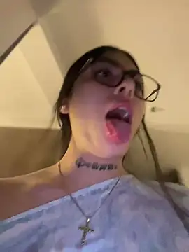 Snapshot of Sarasanders_4 chatting on March 14, 2025, 1:59 am Sarasanders 4 online show from March 14, 2025, 1:59 am