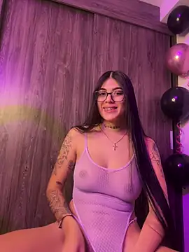 Snapshot of Sarasanders_4 chatting on March 18, 2025, 3:53 am Sarasanders 4 online show from March 18, 2025, 3:53 am