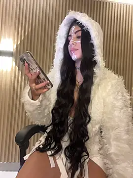 Snapshot of Sarasanders_4 chatting on October 26, 2025, 3:45 am Sarasanders 4 online show from October 26, 2025, 3:45 am