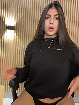 Snapshot of Sarasanders_4 chatting on November 6, 2025, 3:51 am Sarasanders 4 online show from November 6, 2025, 3:51 am