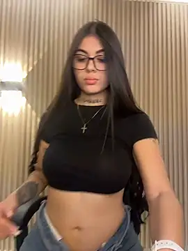 Snapshot of Sarasanders_4 chatting on November 9, 2025, 2:10 am Sarasanders 4 online show from November 9, 2025, 2:10 am