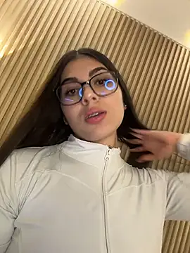 Snapshot of Sarasanders_4 chatting on November 12, 2025, 2:45 am Sarasanders 4 online show from November 12, 2025, 2:45 am