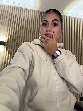 Snapshot of Sarasanders_4 chatting on November 25, 2025, 2:55 am Sarasanders 4 online show from November 25, 2025, 2:55 am